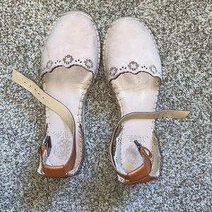 VINCE CAMUTO espadrilles size 7.5